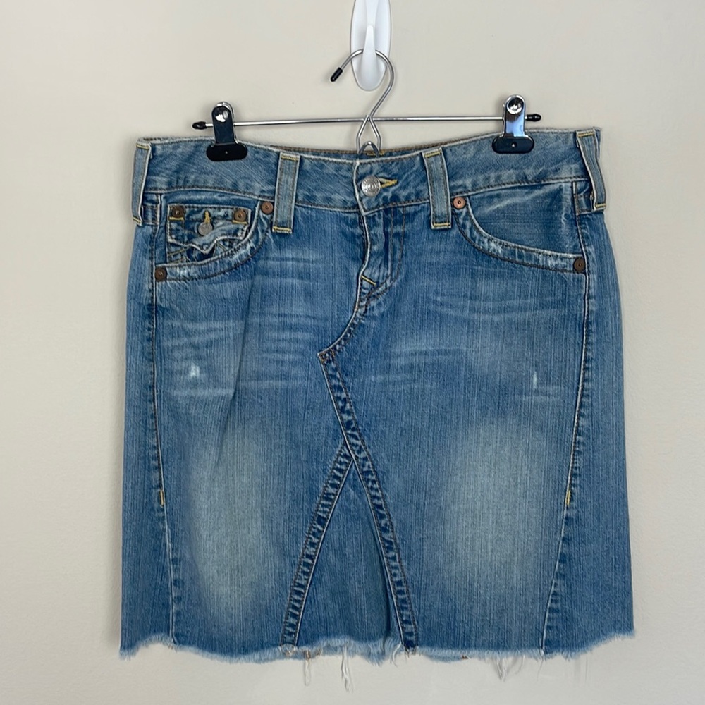 TRUE RELIGION distressed denim skirt size 31